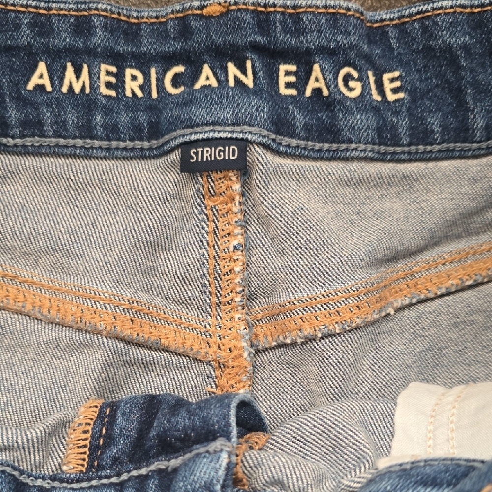 American Eagle Blue Denim Jeans (Curvy) - Picture 5 of 9